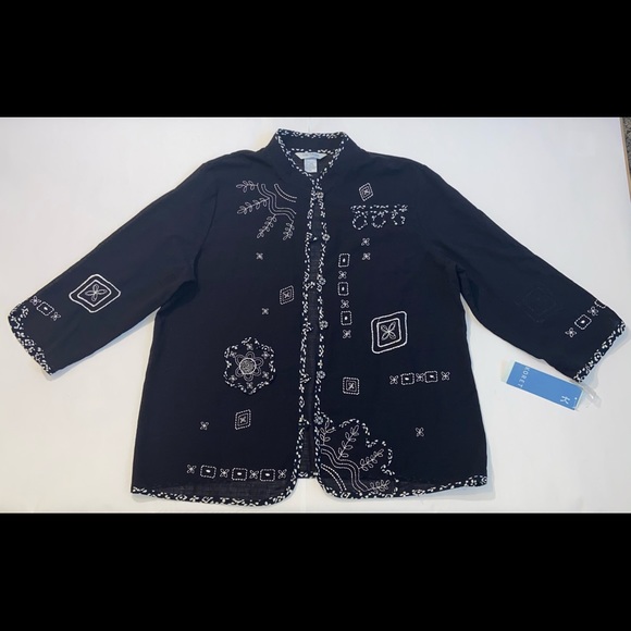 Button up - Picture 2 of 12